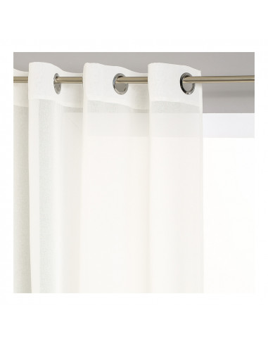 Voilage avec oeillets, couleur blanc cassé.
